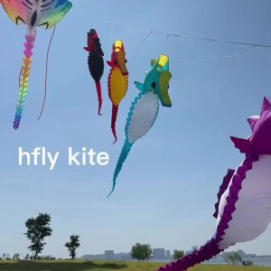 A seahorse-shaped kite with a long snout, decorative fins and a curved tail.